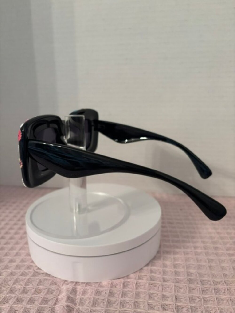 Original One-of-a-Kind Sunglasses - Picture 4 of 4
